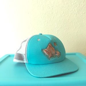 Oahu golf apparel trucker hat